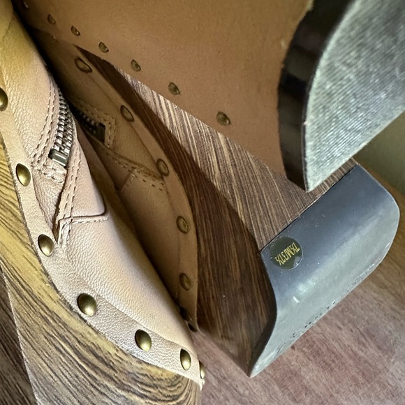 Lucky Brand Terrace"Studded Booties Sz. 7.5 - Picture 11 of 12